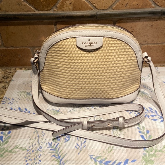 kate spade Handbags - Kate Spade ~ Reiley White/Straw Dome Crossbody